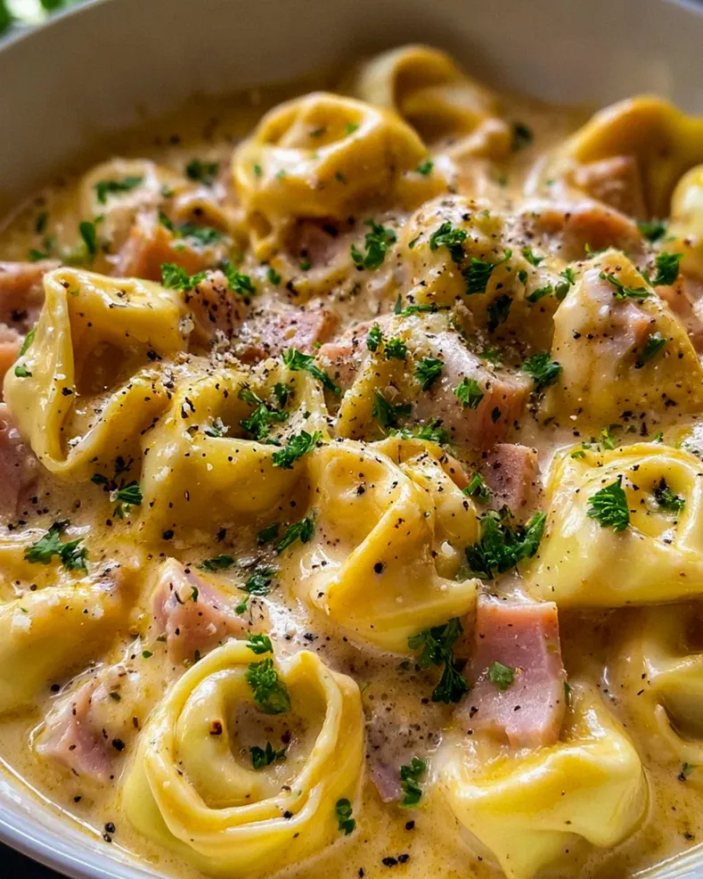 Cremige Tortellini mit Putenschinken-Käse-Soße – Ein Genuss!