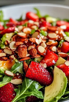 Erdbeer Crunch Salat für den perfekten Sommertag