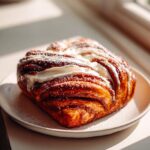 Unwiderstehliche Honig Babka mit Frischkäse-Frosting